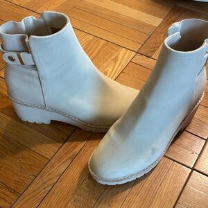 Giani Bernini Light Beige Ankle Booties